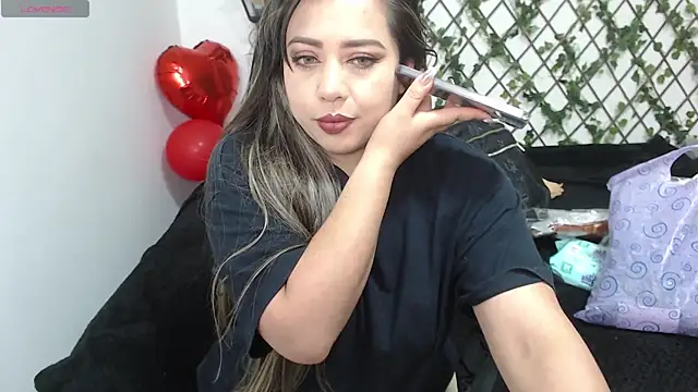 Snapshot of zahra_Jalid chatting on March 5, 8:42 pm zahra Jalid online show from March 5, 8:42 pm