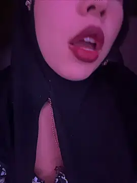 Snapshot of zahra_Jalid chatting on June 11, 12:32 am zahra Jalid online show from June 11, 12:32 am