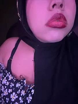 Snapshot of zahra_Jalid chatting on June 11, 2:53 am zahra Jalid online show from June 11, 2:53 am