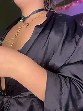 Snapshot of zahra_Jalid chatting on July 6, 10:56 pm zahra Jalid online show from July 6, 10:56 pm
