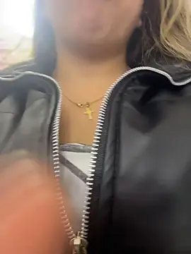 Snapshot of zahra_Jalid chatting on July 25, 7:33 pm zahra Jalid online show from July 25, 7:33 pm