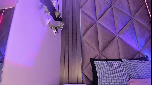 SabrinaSpell  online show from October 19, 11:55 am