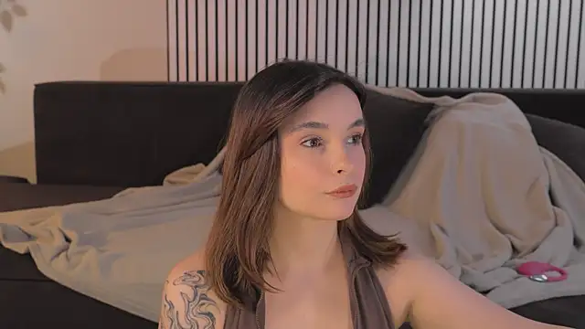 Snapshot of Bella_Alita chatting on April 2, 8:17 pm Bella Alita online show from April 2, 8:17 pm