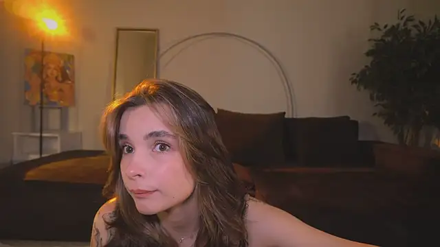 Snapshot of Bella_Alita chatting on June 13, 8:18 pm Bella Alita online show from June 13, 8:18 pm