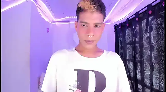 Ethan Boyy online show from February 3, 8:03 pm