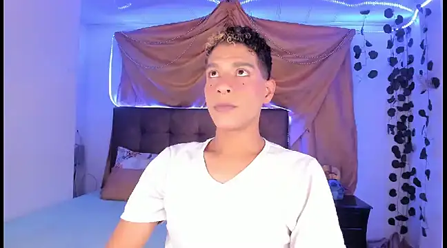 Ethan Boyy online show from March 8, 12:55 am