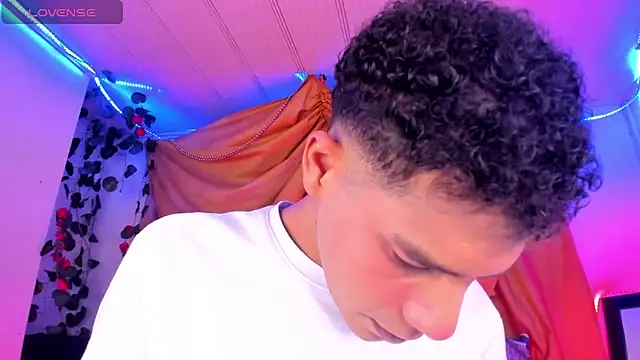 Ethan Boyy online show from December 19, 2:29 am