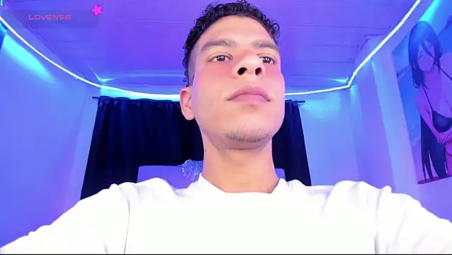 Snapshot of Ethan_Boyy chatting on May 30, 5:43 pm Ethan Boyy online show from May 30, 5:43 pm