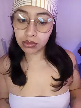 Snapshot of AnonymousGirl chatting on July 31, 10:09 pm AnonymousGirl online show from July 31, 10:09 pm