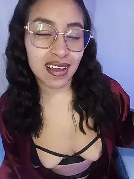 Snapshot of AnonymousGirl chatting on August 4, 3:25 pm AnonymousGirl online show from August 4, 3:25 pm