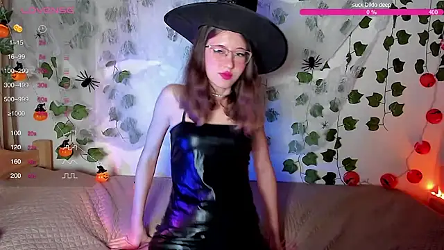 Snapshot of Sakura_Mmio chatting on October 31, 3:18 am Sakura Mmio online show from October 31, 3:18 am