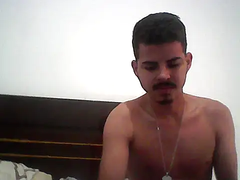Snapshot of Frdrereeee chatting on November 19, 4:29 pm Frdrereeee online show from November 19, 4:29 pm