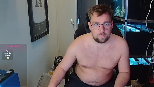 Snapshot of justinitt chatting on January 24, 3:24 pm justinitt online show from January 24, 3:24 pm