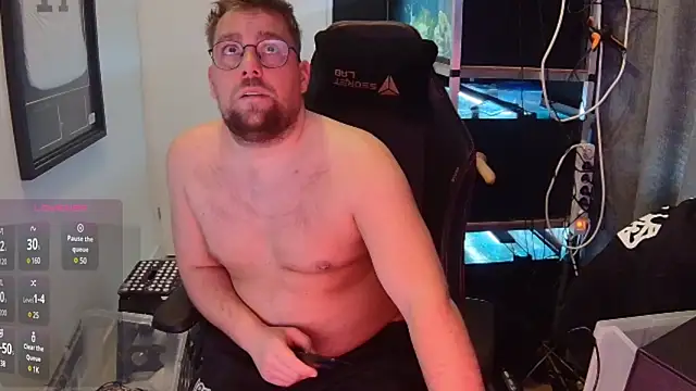 Snapshot of justinitt chatting on January 25, 10:19 am justinitt online show from January 25, 10:19 am