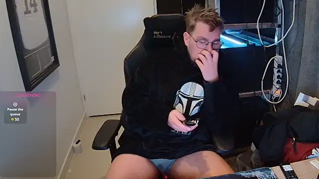 Snapshot of justinitt chatting on January 31, 4:47 am justinitt online show from January 31, 4:47 am