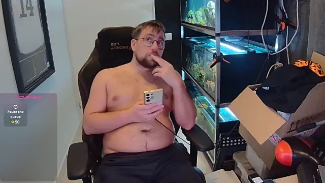 Snapshot of justinitt chatting on February 3, 3:38 pm justinitt online show from February 3, 3:38 pm