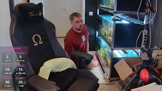 Snapshot of justinitt chatting on February 6, 2:15 pm justinitt online show from February 6, 2:15 pm