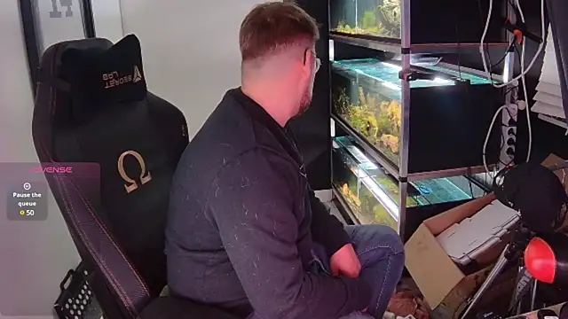 Snapshot of justinitt chatting on February 6, 7:07 pm justinitt online show from February 6, 7:07 pm