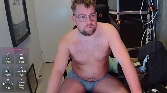 Snapshot of justinitt chatting on February 7, 5:10 am justinitt online show from February 7, 5:10 am