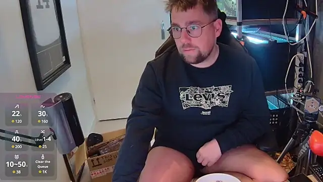 Snapshot of justinitt chatting on February 8, 11:01 am justinitt online show from February 8, 11:01 am