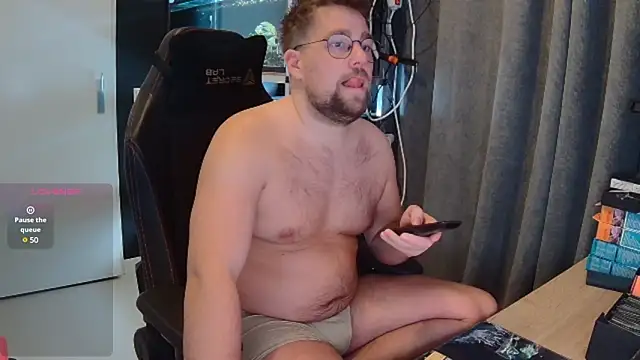 Snapshot of justinitt chatting on February 12, 7:45 pm justinitt online show from February 12, 7:45 pm