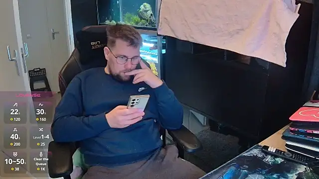 Snapshot of justinitt chatting on February 13, 3:03 pm justinitt online show from February 13, 3:03 pm