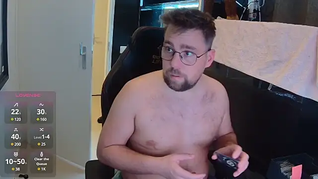 Snapshot of justinitt chatting on February 13, 7:21 pm justinitt online show from February 13, 7:21 pm