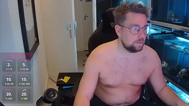 Snapshot of justinitt chatting on February 18, 8:58 pm justinitt online show from February 18, 8:58 pm