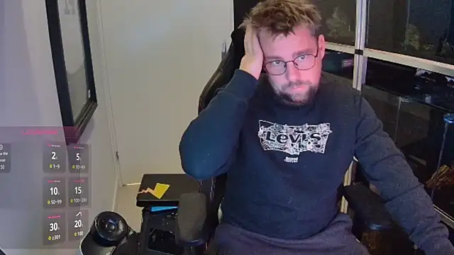 Snapshot of justinitt chatting on February 19, 6:44 am justinitt online show from February 19, 6:44 am