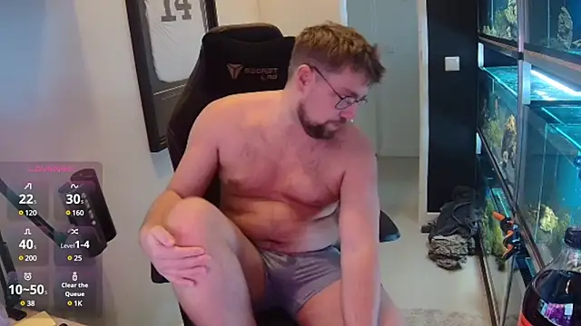 Snapshot of justinitt chatting on February 19, 3:38 pm justinitt online show from February 19, 3:38 pm