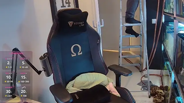 Snapshot of justinitt chatting on February 19, 9:47 pm justinitt online show from February 19, 9:47 pm