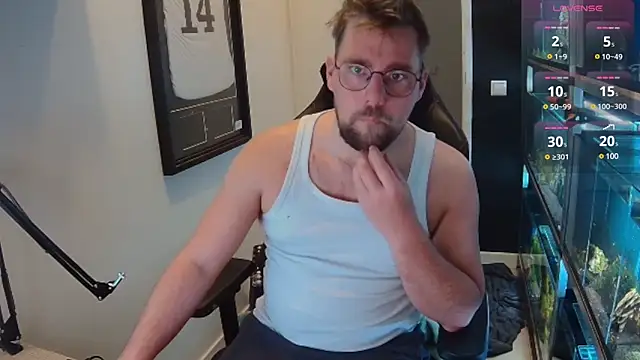 Snapshot of justinitt chatting on February 20, 6:57 pm justinitt online show from February 20, 6:57 pm