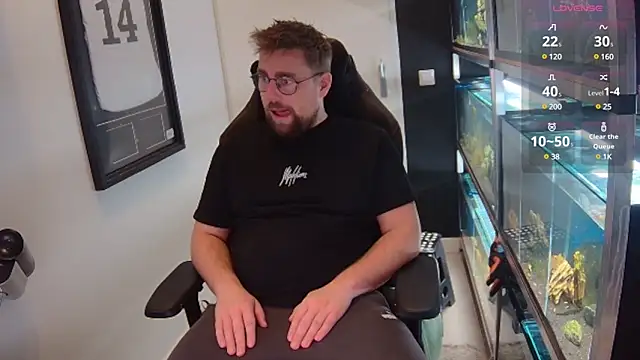 Snapshot of justinitt chatting on February 25, 3:05 pm justinitt online show from February 25, 3:05 pm