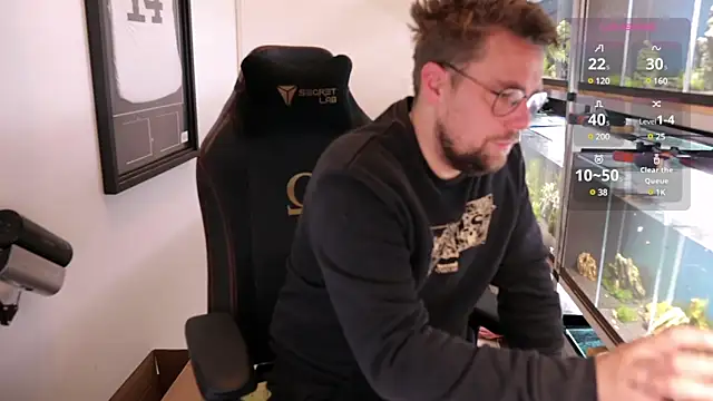 Snapshot of justinitt chatting on March 7, 10:45 am justinitt online show from March 7, 10:45 am