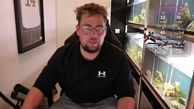 Snapshot of justinitt chatting on March 11, 9:48 pm justinitt online show from March 11, 9:48 pm