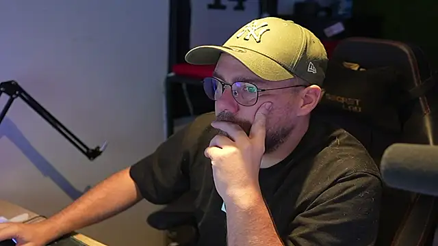 Snapshot of justinitt chatting on September 9, 12:15 pm justinitt online show from September 9, 12:15 pm