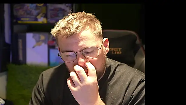 Snapshot of justinitt chatting on September 17, 9:33 am justinitt online show from September 17, 9:33 am