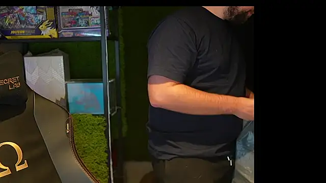 Snapshot of justinitt chatting on September 19, 10:05 am justinitt online show from September 19, 10:05 am