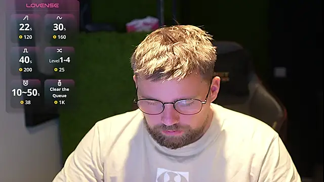 Snapshot of justinitt chatting on September 22, 8:55 pm justinitt online show from September 22, 8:55 pm