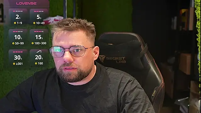 Snapshot of justinitt chatting on September 24, 2:15 am justinitt online show from September 24, 2:15 am