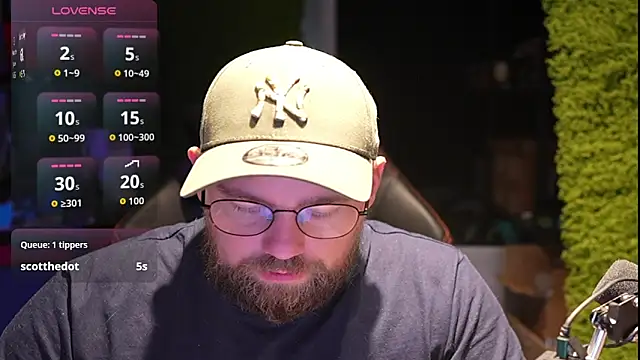 Snapshot of justinitt chatting on October 11, 8:13 am justinitt online show from October 11, 8:13 am