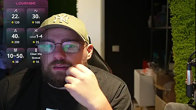 Snapshot of justinitt chatting on October 12, 9:19 am justinitt online show from October 12, 9:19 am