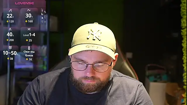 Snapshot of justinitt chatting on October 15, 6:46 am justinitt online show from October 15, 6:46 am