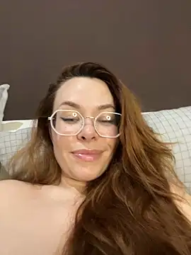 Kelley Allie online show from February 11, 9:42 pm