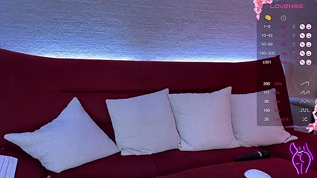 Snapshot of Mimirana chatting on January 26, 6:27 pm Mimirana online show from January 26, 6:27 pm