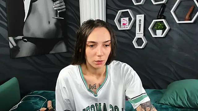 annabishop online show from January 28, 3:04 am