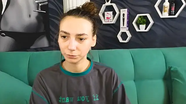 annabishop online show from February 16, 3:04 am