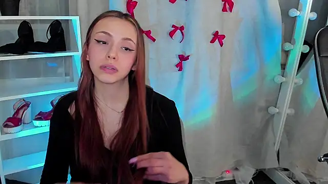 Snapshot of Sahara_Shields chatting on February 5, 4:25 pm Sahara Shields online show from February 5, 4:25 pm