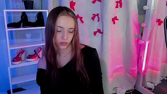 Snapshot of Sahara_Shields chatting on February 11, 4:46 pm Sahara Shields online show from February 11, 4:46 pm