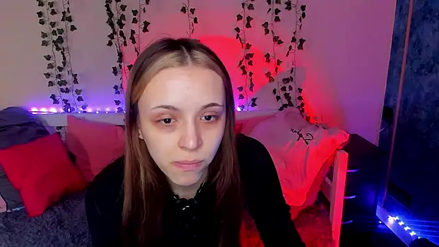 Snapshot of Sahara_Shields chatting on February 27, 10:15 am Sahara Shields online show from February 27, 10:15 am